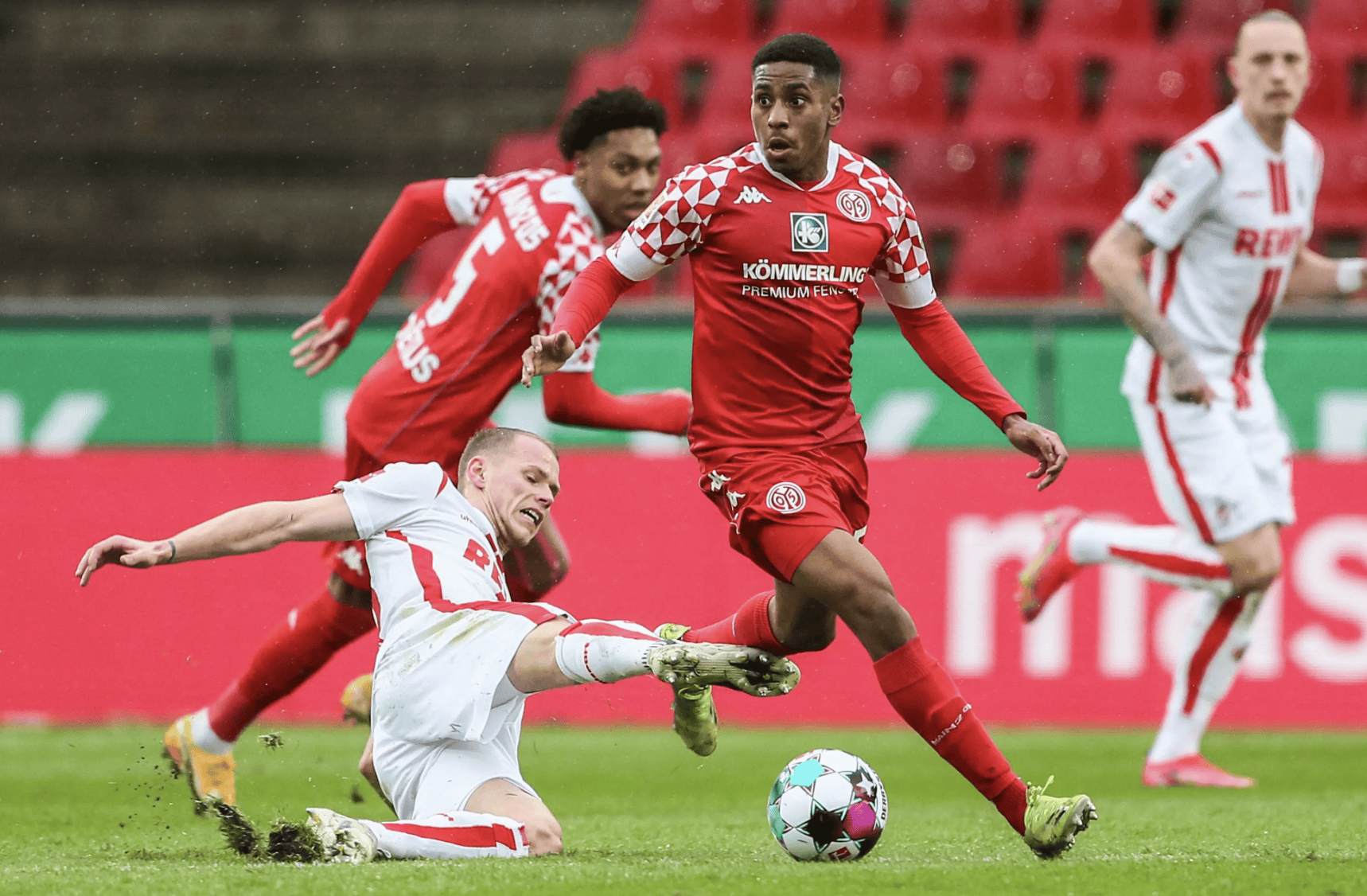 汉堡球员受伤下场,影响球队发挥(汉堡球员受伤下场,影响球队发挥吗) 汉堡球员受伤下场,影响球队发挥(汉堡球员受伤下场,影响球队发挥吗)