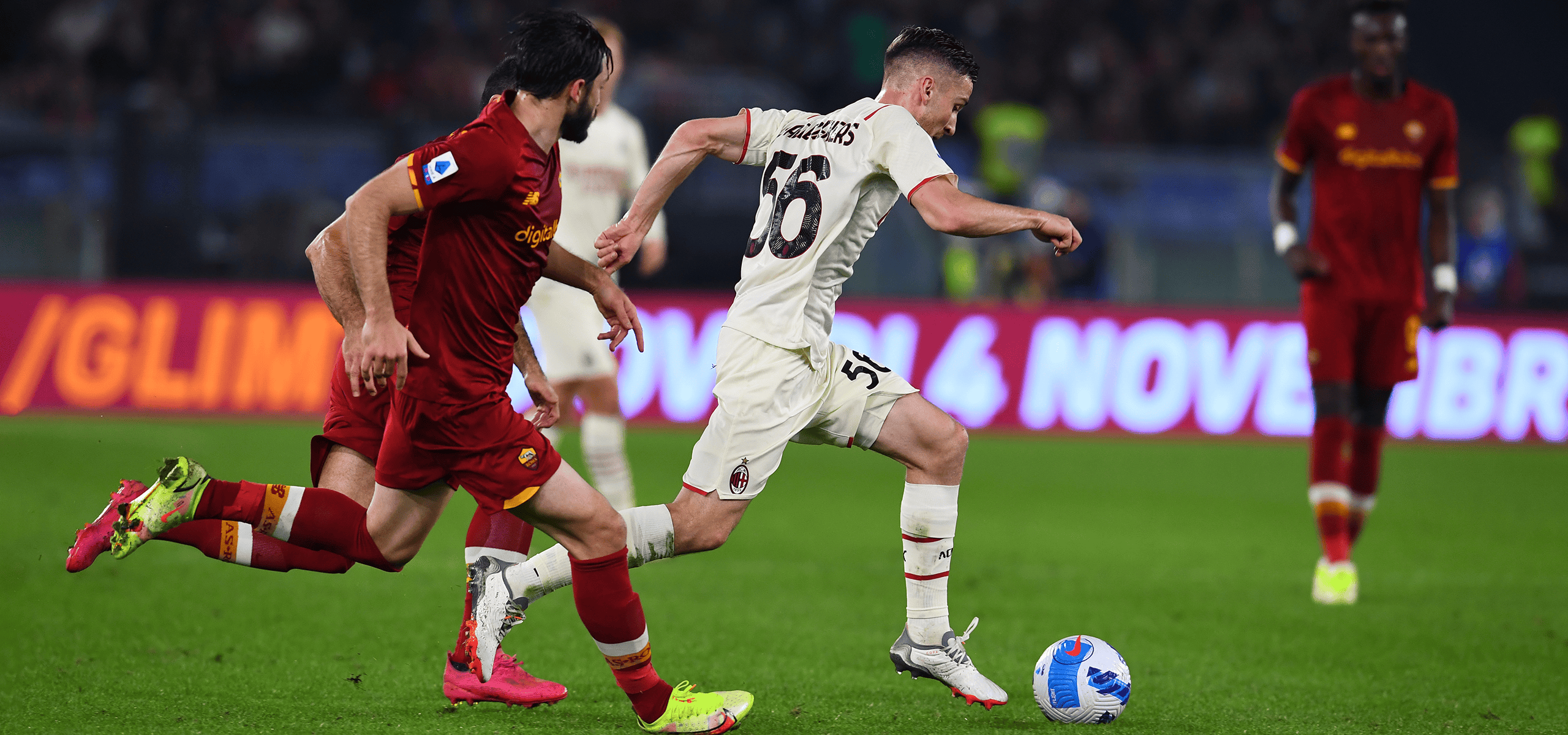 九游娱乐网页版-意甲之争激烈进行，AC米兰表现出色(意甲之争激烈进行,ac米兰表现出色的原因)