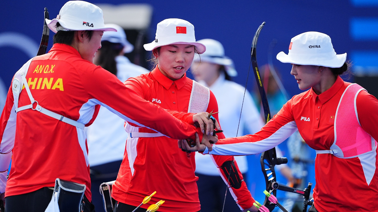 印度射箭选手精准无误,夺得女子团体冠军 印度射箭选手精准无误,夺得女子团体冠军