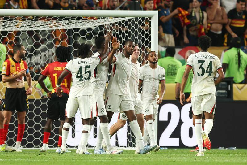 切尔西再胜对手,锁定前四席位 切尔西再胜对手,锁定前四席位