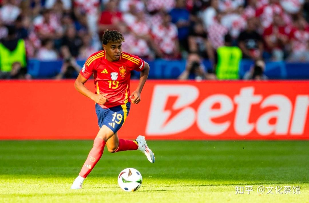 荷兰惨遭克罗地亚淘汰,无缘欧洲国家杯四强 荷兰惨遭克罗地亚淘汰,无缘欧洲国家杯四强