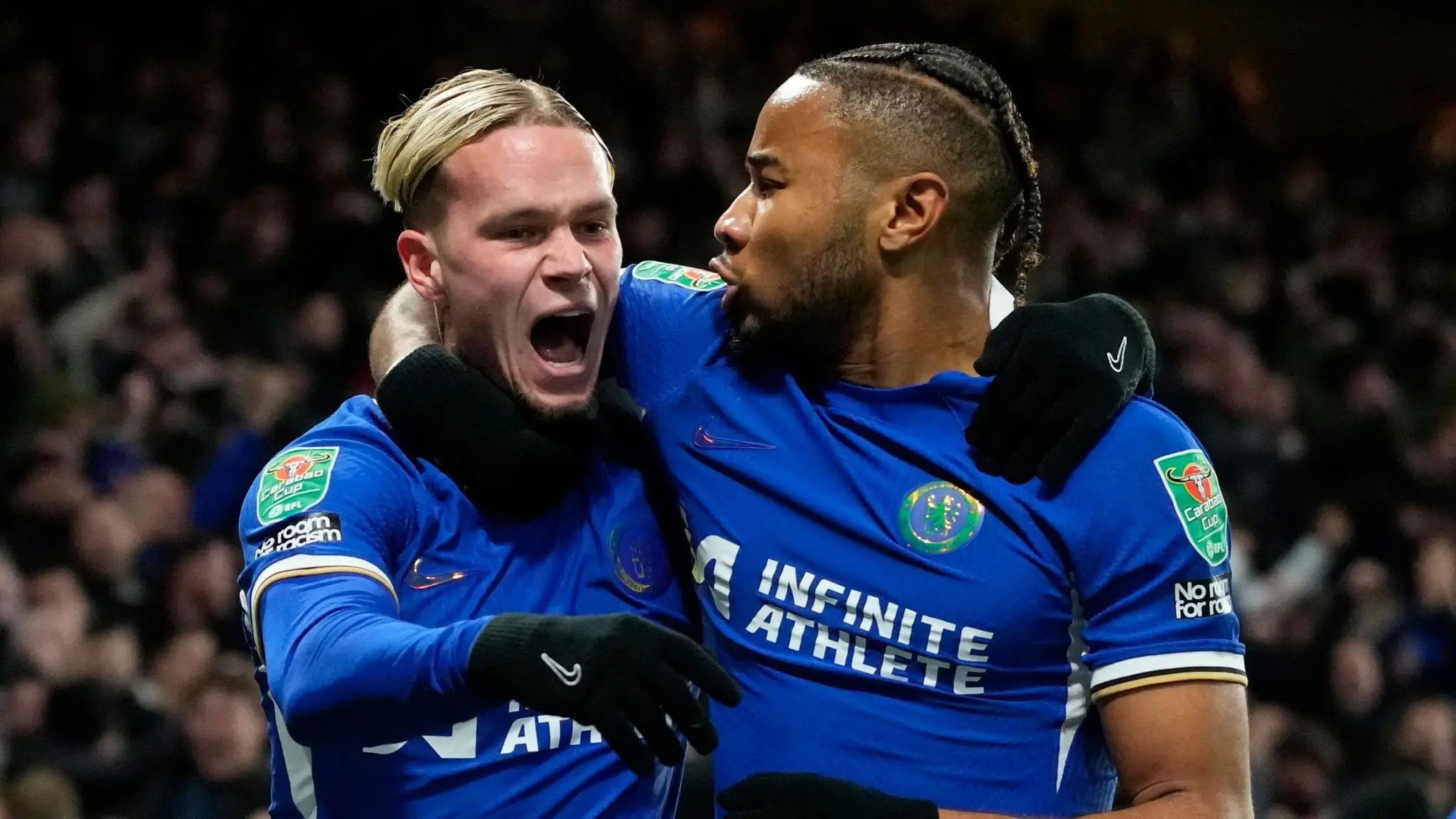 切尔西轻松击退狼队,继续保持不败 切尔西轻松击退狼队,继续保持不败