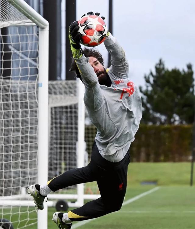 利物浦主帅力挺门将,表扬出色表现 利物浦主帅力挺门将,表扬出色表现