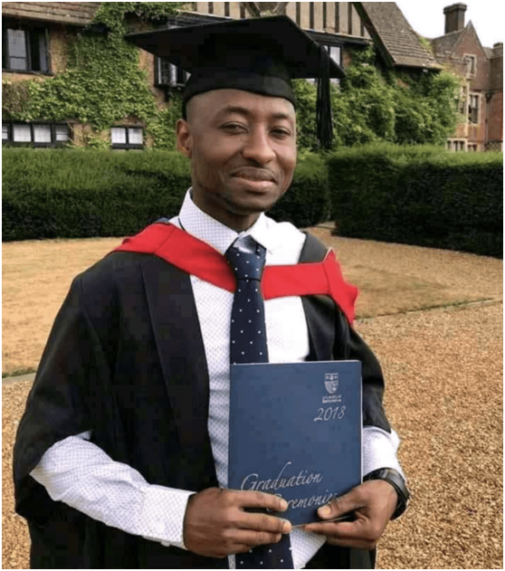 尼日利亚球员交通事故不幸身亡,球迷悼念的简单介绍 尼日利亚球员交通事故不幸身亡,球迷悼念的简单介绍