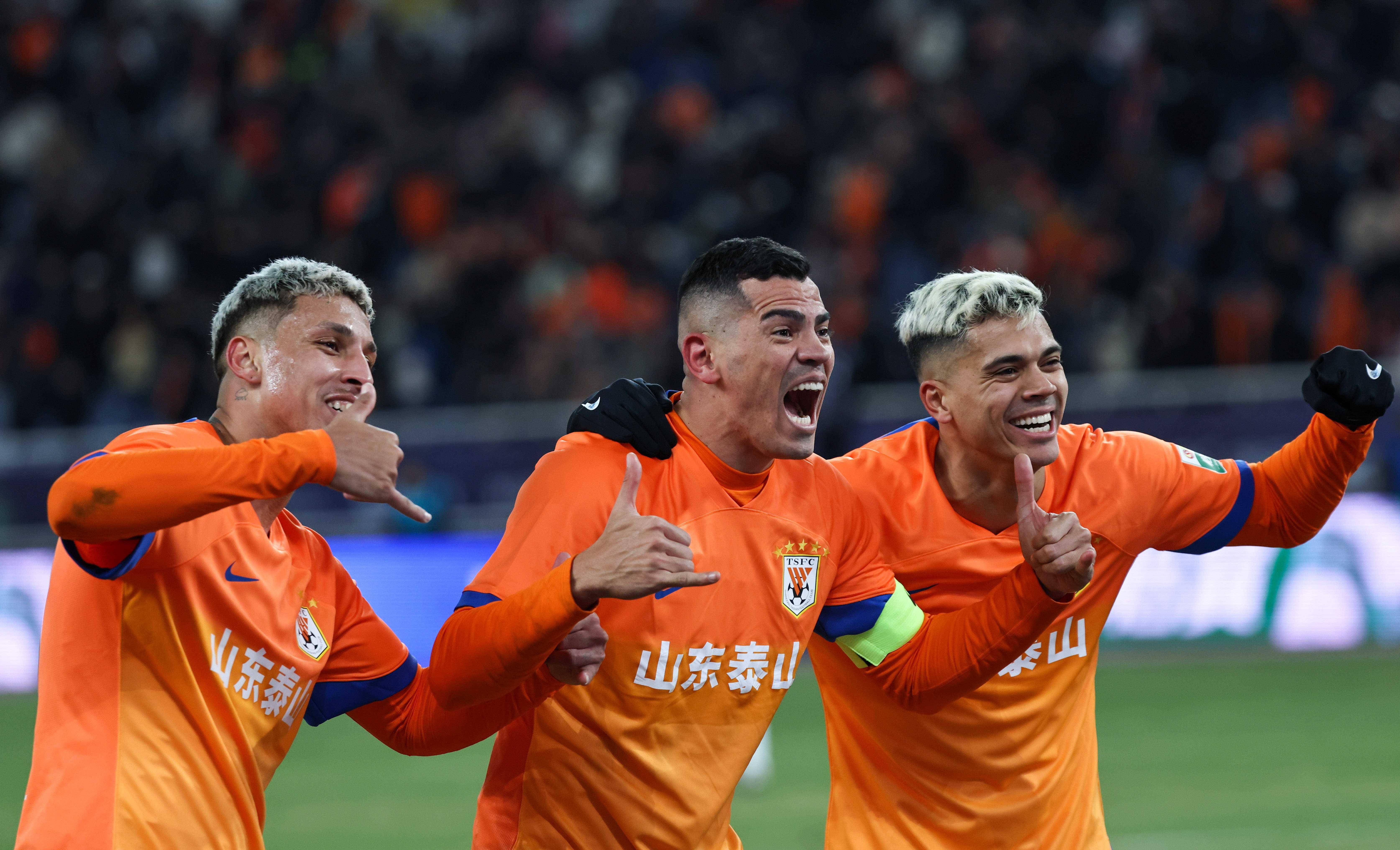 夺冠热门逐渐凸显,中超联赛竞争日益激烈的简单介绍 夺冠热门逐渐凸显,中超联赛竞争日益激烈的简单介绍