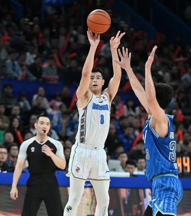 九游娱乐链接-打法多变出奇，球队表现赢得赞誉