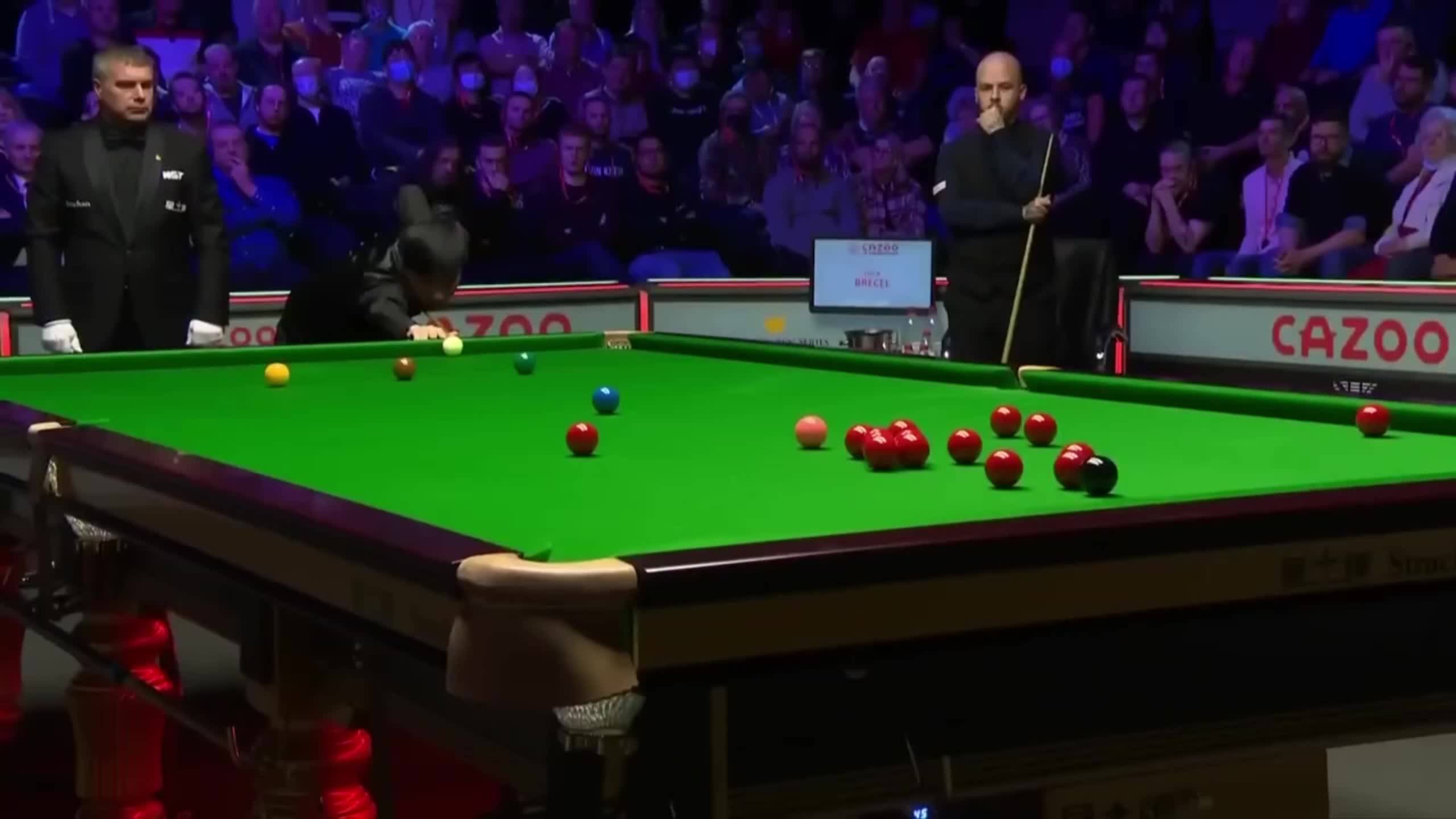 包含瞬间定格:球员瞳孔炯炯,全神贯注比赛的词条 包含瞬间定格:球员瞳孔炯炯,全神贯注比赛的词条