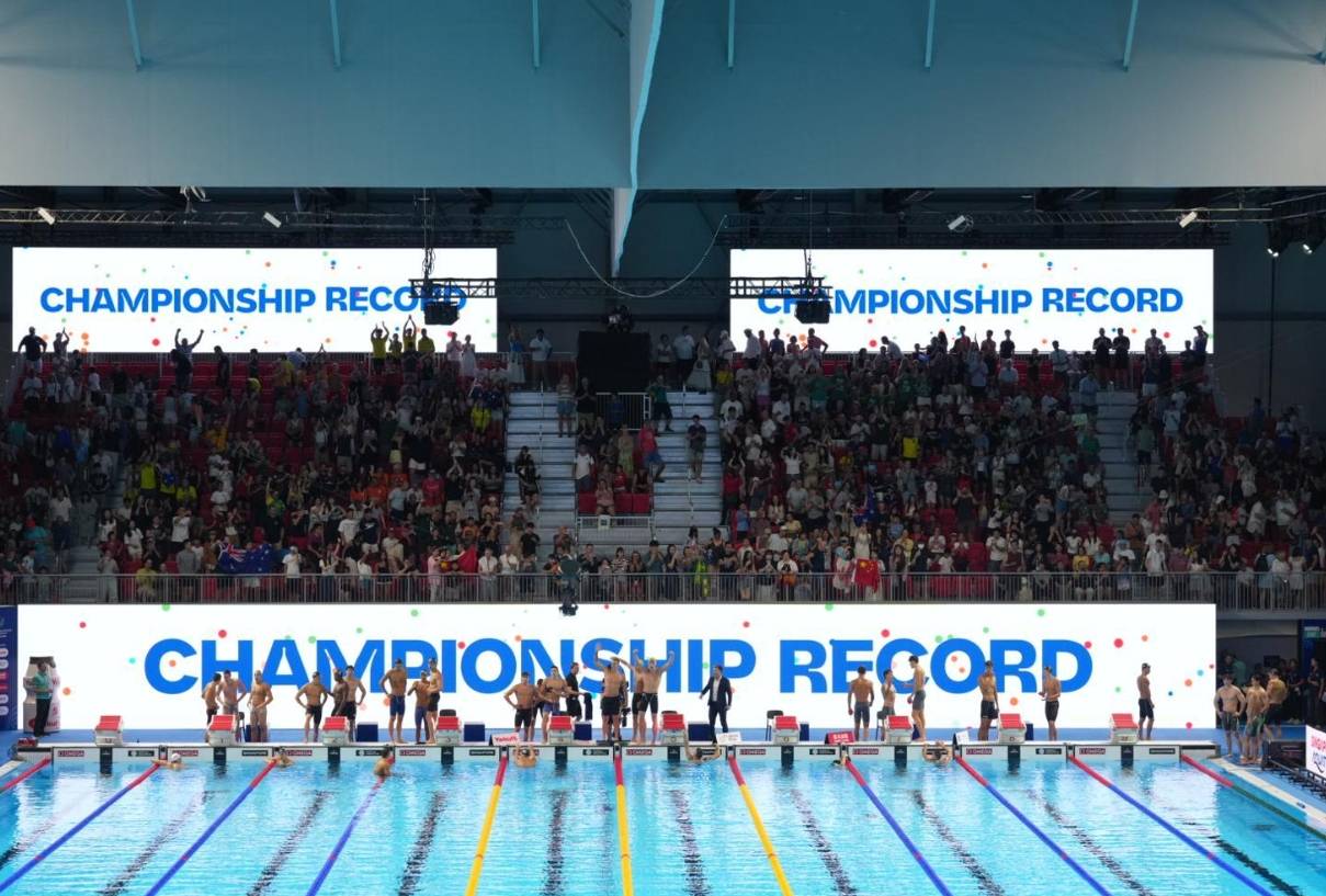 关于澳大利亚队在游泳混合接力中称霸的信息 关于澳大利亚队在游泳混合接力中称霸的信息