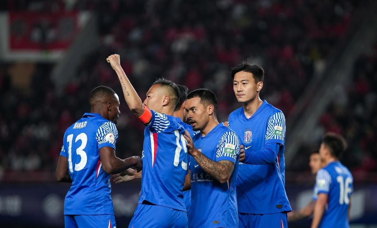 球队青年球员崭露头角,成为关键先生 球队青年球员崭露头角,成为关键先生