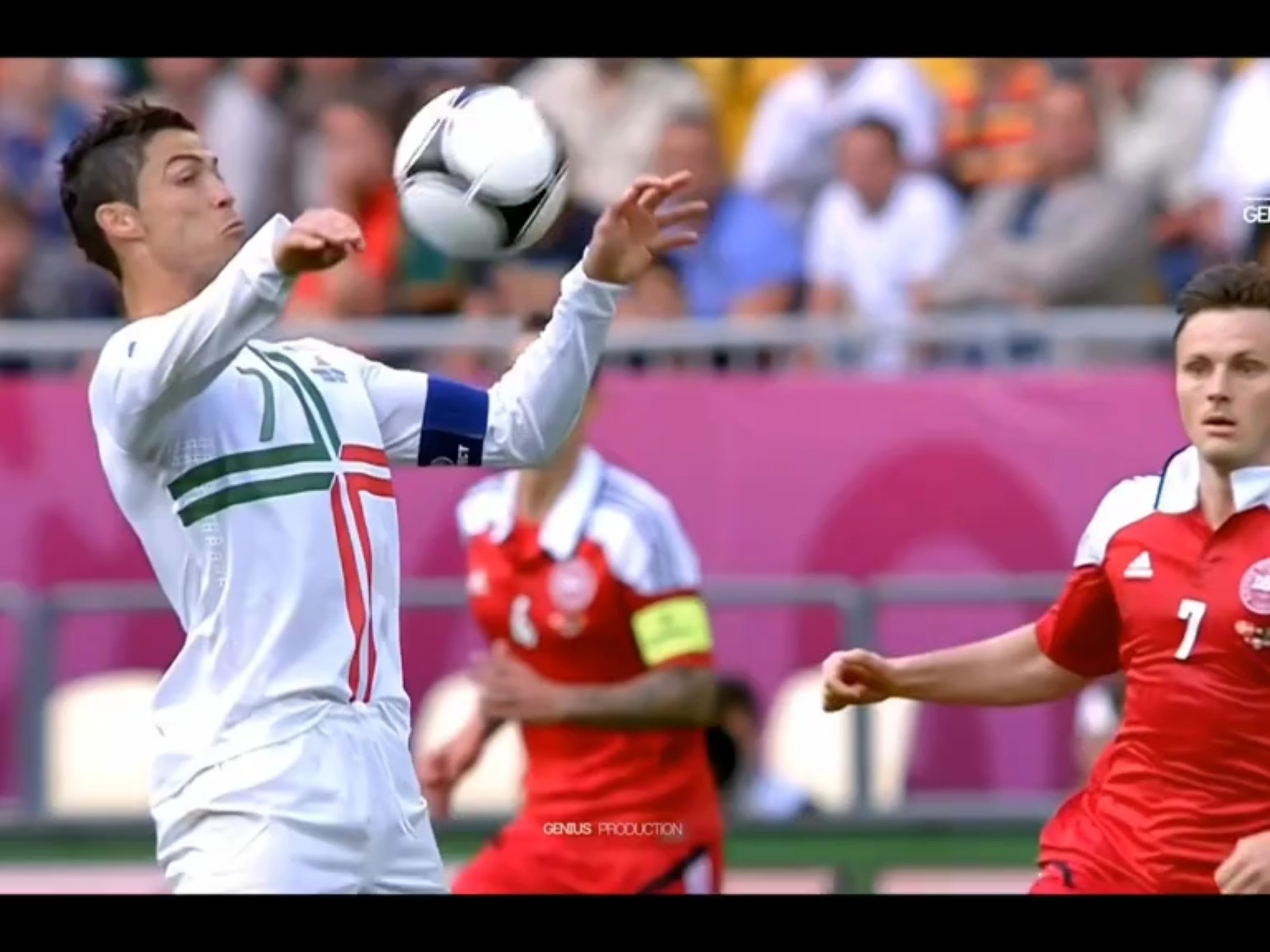 本周末热门足球对决:一场精彩引爆全场 本周末热门足球对决:一场精彩引爆全场