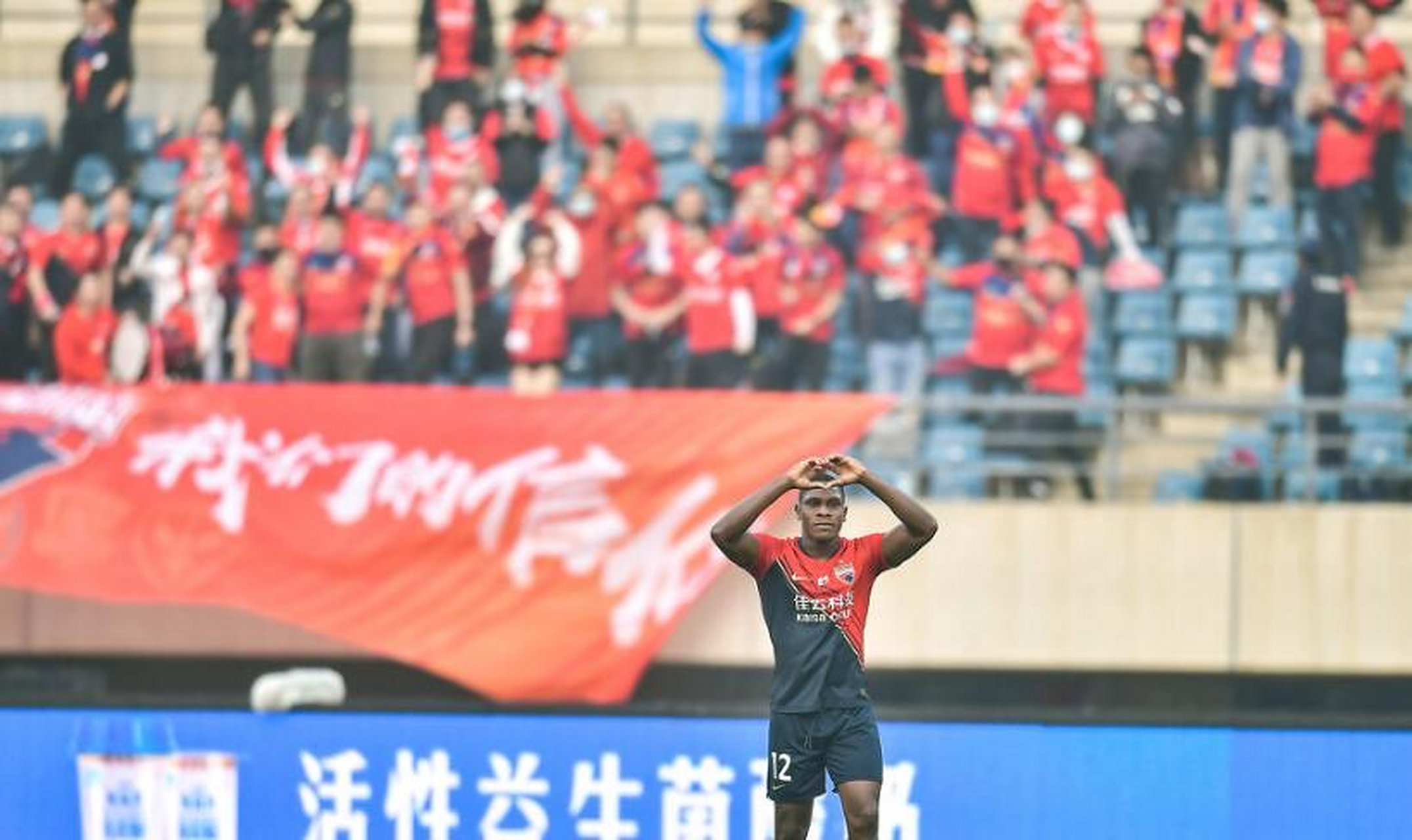 天津泰达队凭借进攻火力取得胜利,实现保级目标的简单介绍 天津泰达队凭借进攻火力取得胜利,实现保级目标的简单介绍