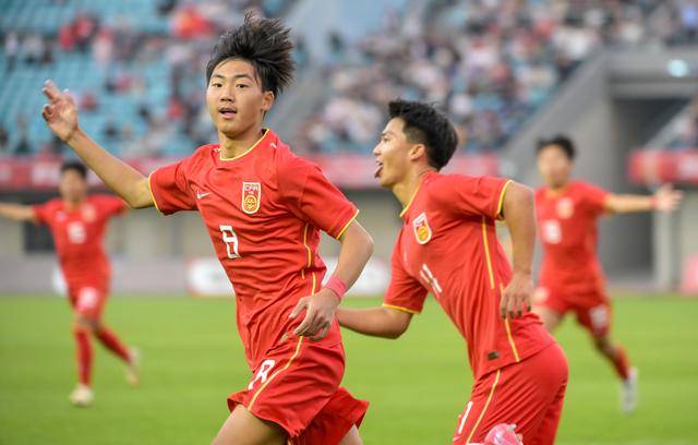 中国队在国际足球比赛中表现出色 中国队在国际足球比赛中表现出色